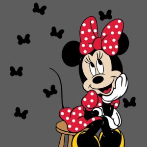 Minnie sentada en silla